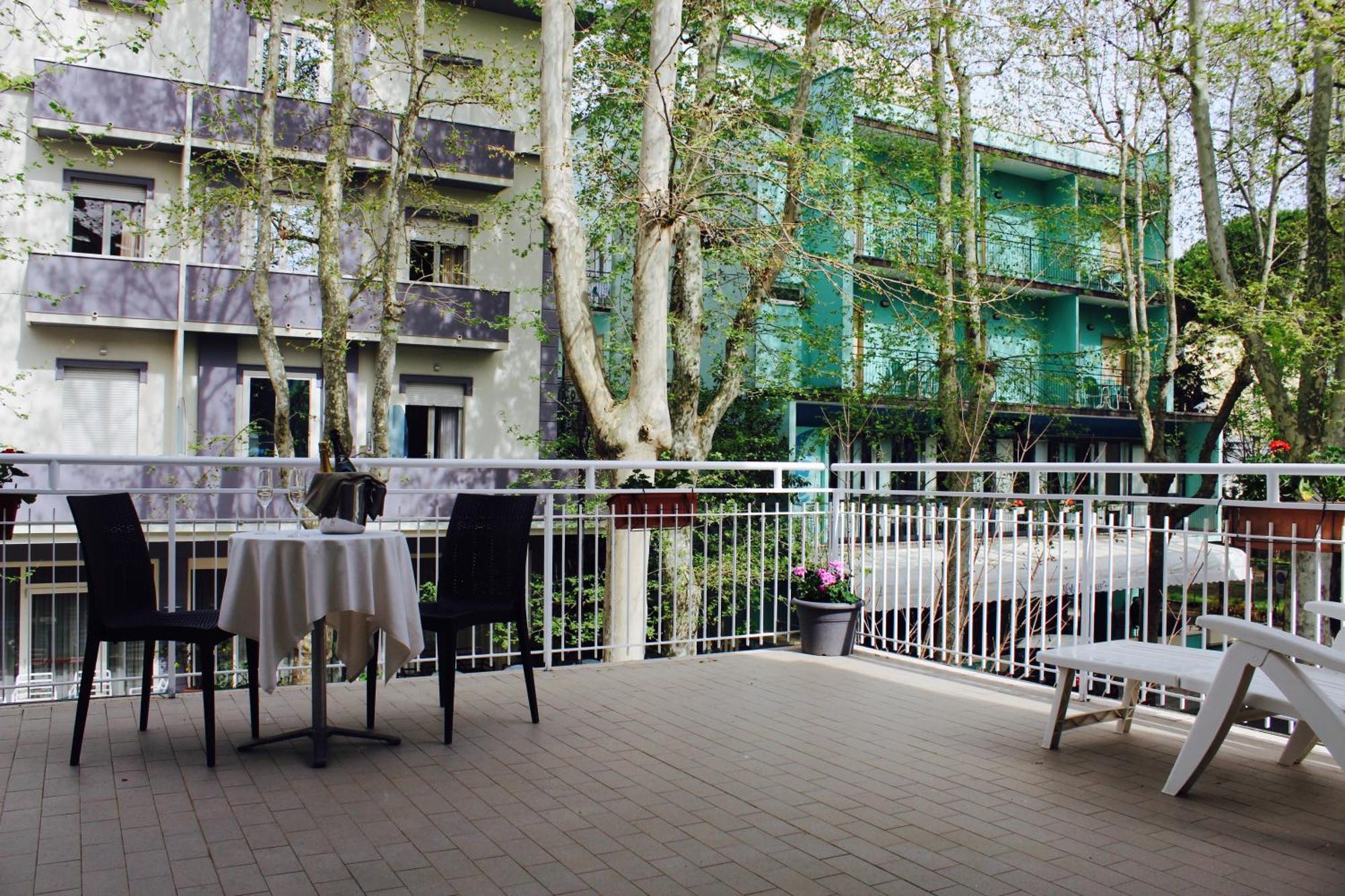 Blue Loft Hotel Cesenatico Ngoại thất bức ảnh