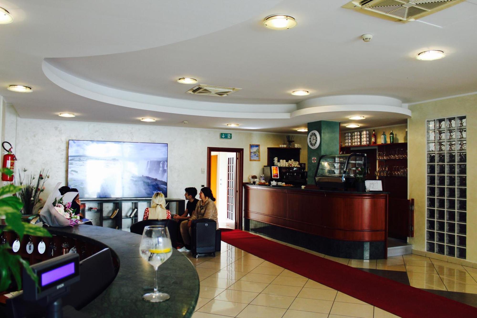 Blue Loft Hotel Cesenatico Ngoại thất bức ảnh