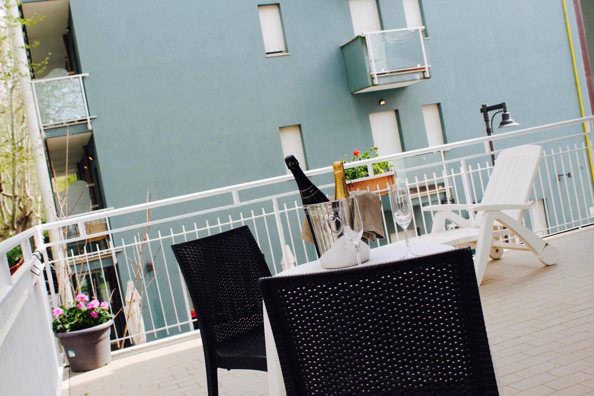 Blue Loft Hotel Cesenatico Ngoại thất bức ảnh