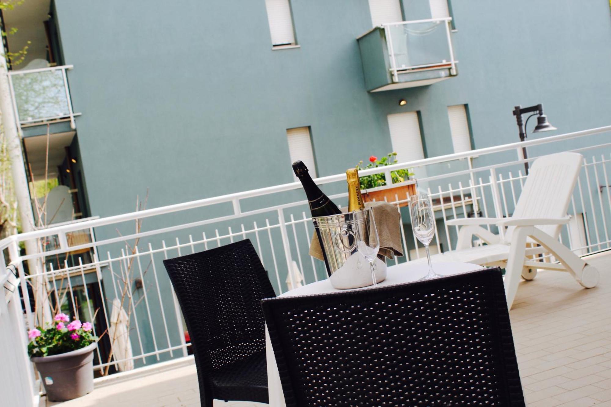 Blue Loft Hotel Cesenatico Ngoại thất bức ảnh