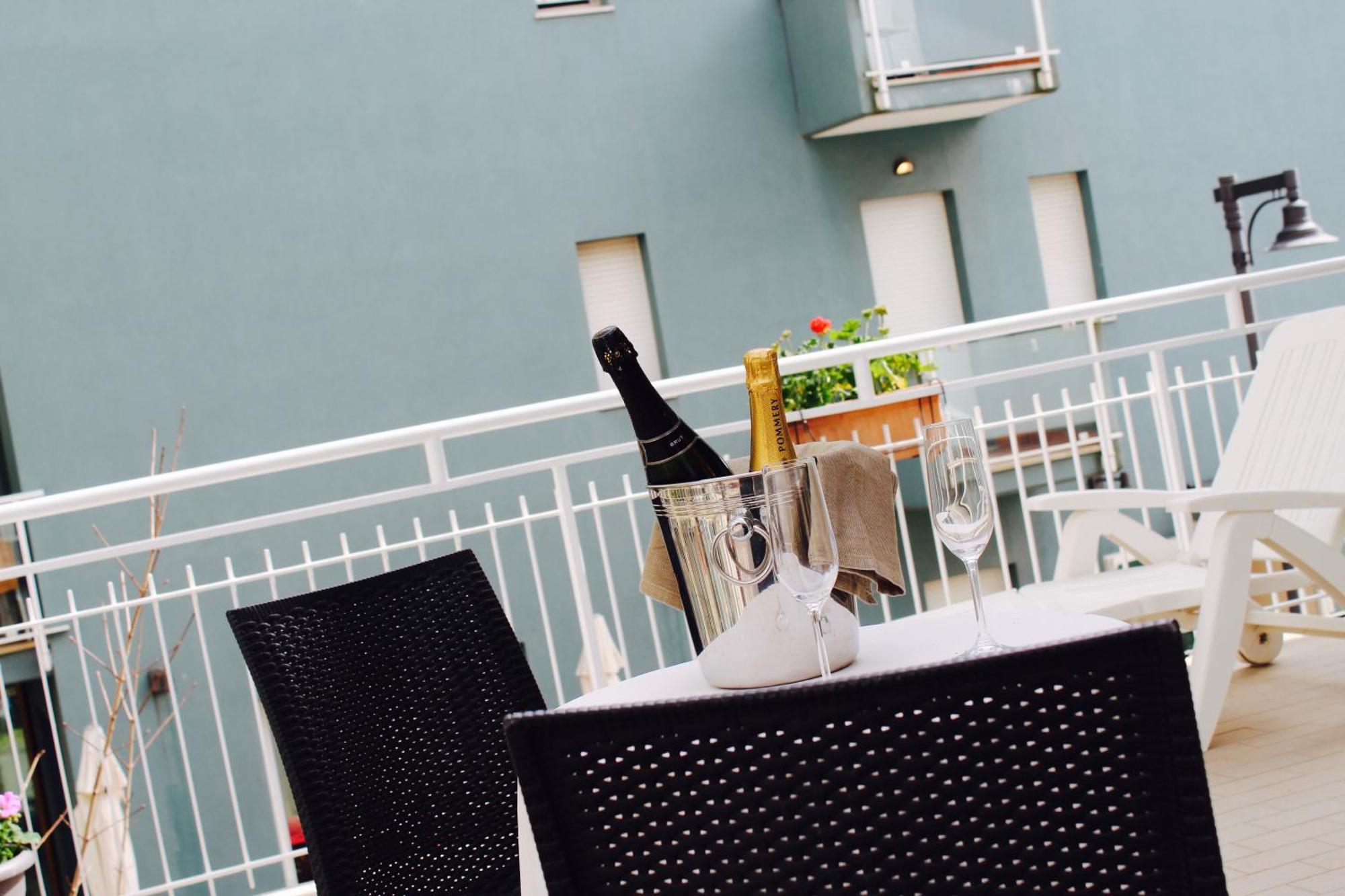 Blue Loft Hotel Cesenatico Ngoại thất bức ảnh